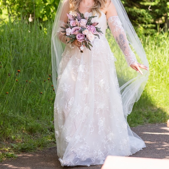 Madi Lane Janae bridal gown - Picture 6 of 10